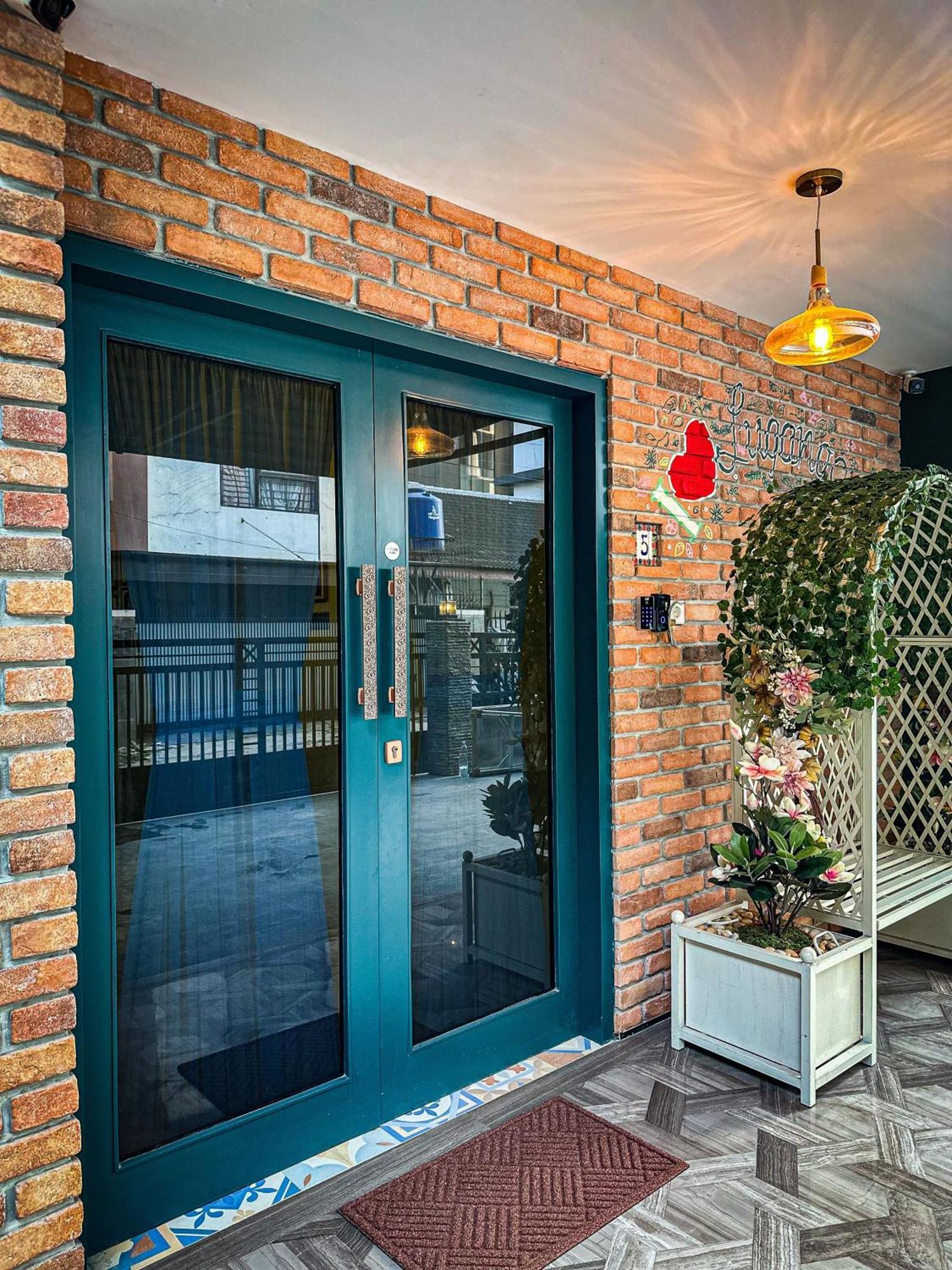 Lugano Arte Homestay Dżakarta Zewnętrze zdjęcie